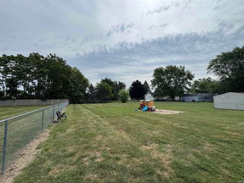 Tiny photo for 1420 S Plate Street, Kokomo, IN 46902 (MLS # 202534402)