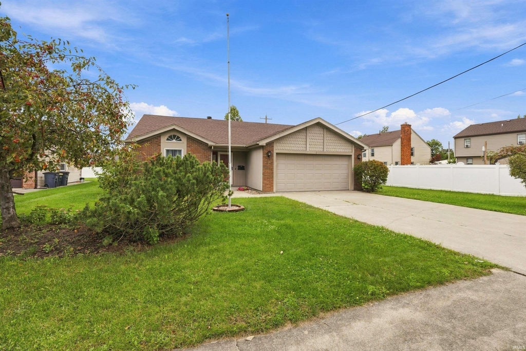 Photo of 104 E Evergreen Lane, Decatur, IN 46733 (MLS # 202639962)