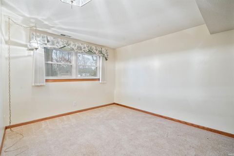 Tiny photo for 6936 CASSELL Drive, Greentown, IN 46936 (MLS # 202547254)