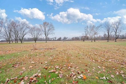 Tiny photo for 6936 CASSELL Drive, Greentown, IN 46936 (MLS # 202547254)