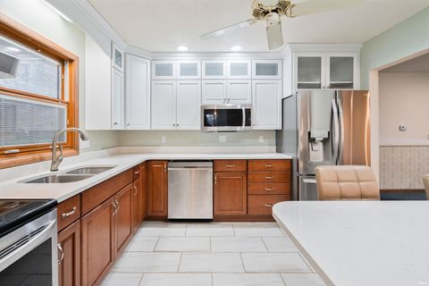 Tiny photo for 6936 CASSELL Drive, Greentown, IN 46936 (MLS # 202547254)