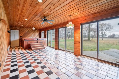 Tiny photo for 6936 CASSELL Drive, Greentown, IN 46936 (MLS # 202547254)