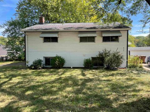 Photo of 959 Mitchell Avenue, Monticello, IN 47960 (MLS # 202541093)
