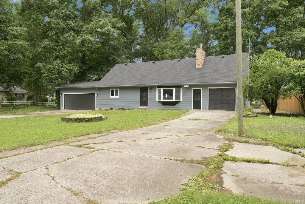 Photo of 18111 Faylor Drive, Huntertown, IN 46748 (MLS # 202626976)