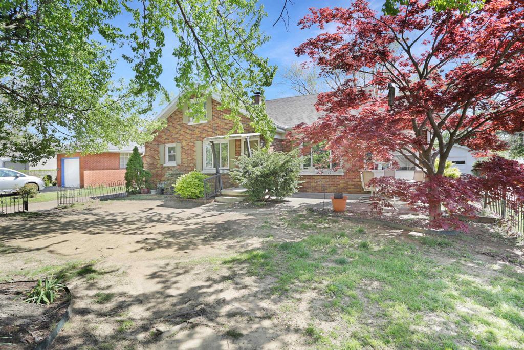 Photo of 1101 N Spring Street, Evansville, IN 47711 (MLS # 202612213)