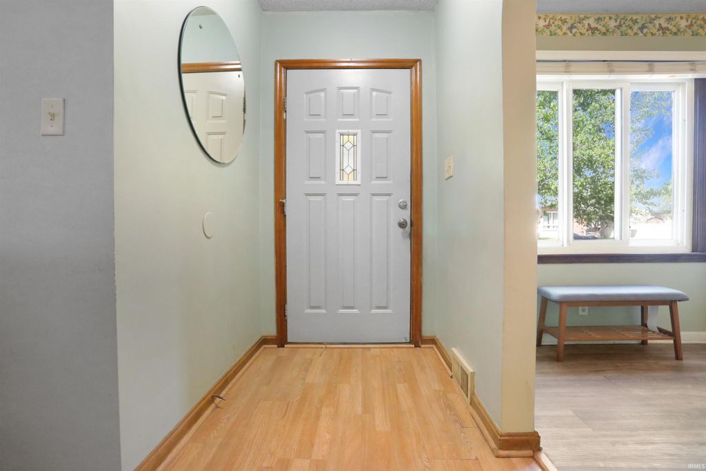 Photo of 1101 N Spring Street, Evansville, IN 47711 (MLS # 202612213)