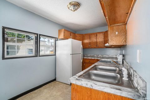 Tiny photo for 128 W 7th Street, Rochester, IN 46975 (MLS # 202531417)