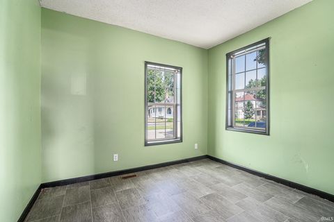 Tiny photo for 128 W 7th Street, Rochester, IN 46975 (MLS # 202531417)
