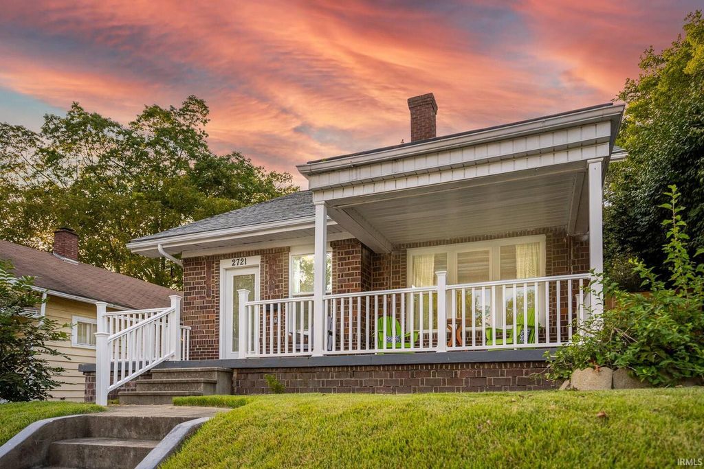 Photo of 2721 Marion Avenue, Evansville, IN 47712 (MLS # 202536461)