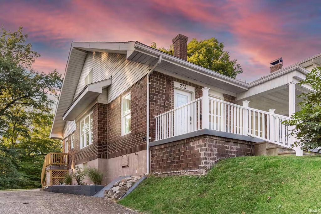 Photo of 2721 Marion Avenue, Evansville, IN 47712 (MLS # 202536461)