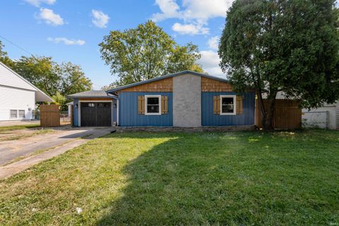 Photo of 2320 Pinehurst Lane, Kokomo, IN 46902 (MLS # 202536005)