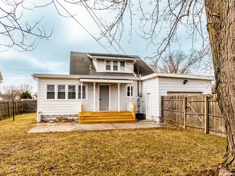 Tiny photo for 120 N Center Street, Eaton, IN 47338 (MLS # 202605651)