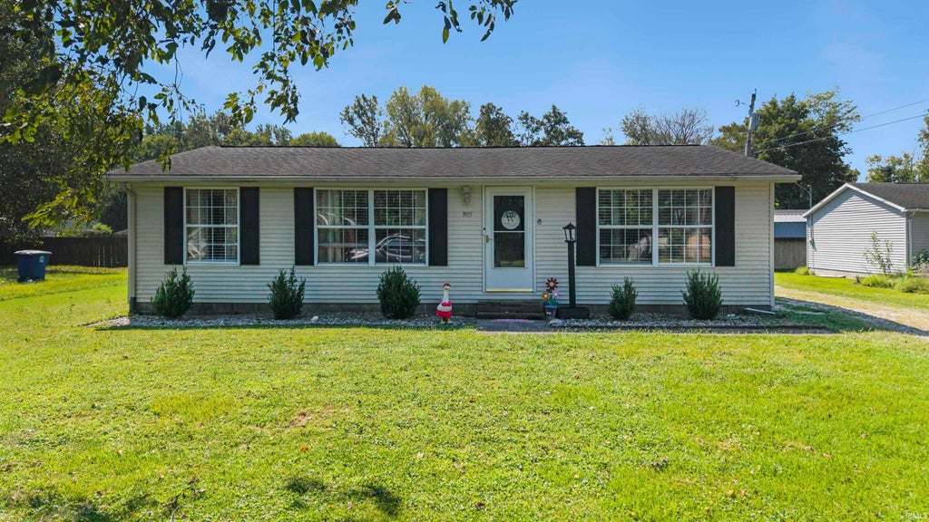 Photo of 905 E Kentucky Street, Princeton, IN 47670 (MLS # 202639147)