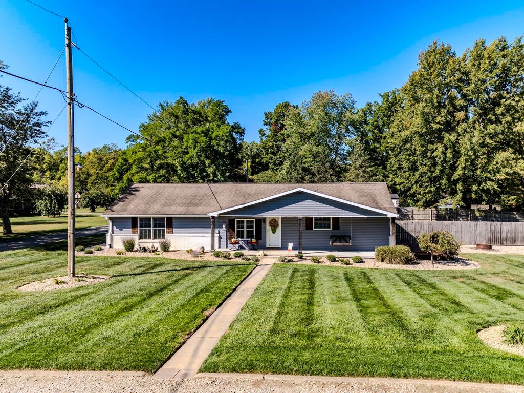 Photo of 18901 N Wheeling Avenue, Gaston, IN 47342 (MLS # 202546893)