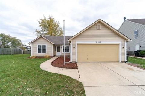 Photo of 1128 Hornbeam Circle #West, Lafayette, IN 47905 (MLS # 202609558)