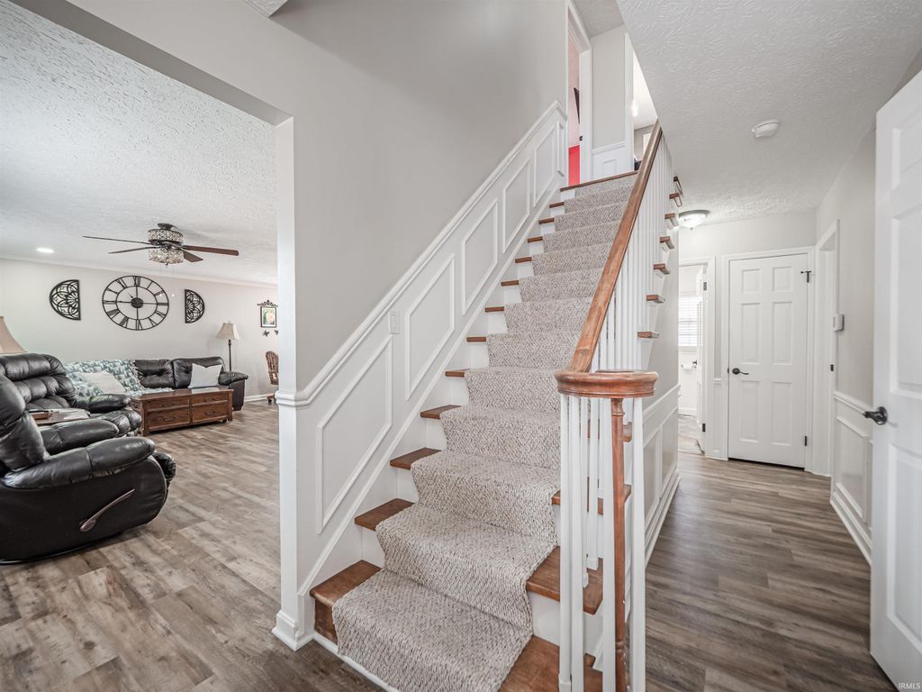 Photo of 2041 Polaris Avenue, Evansville, IN 47715 (MLS # 202605019)