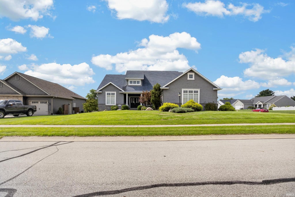 Photo of 601 Brittania Drive, Huntington, IN 46750 (MLS # 202634380)