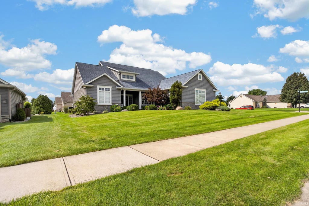 Photo of 601 Brittania Drive, Huntington, IN 46750 (MLS # 202634380)
