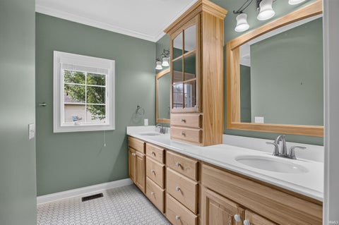 Tiny photo for 601 Brittania Drive, Huntington, IN 46750 (MLS # 202634380)