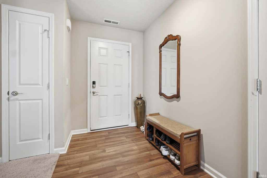 Photo of 1582 Cuprum Pass, Fort Wayne, IN 46845 (MLS # 202631428)
