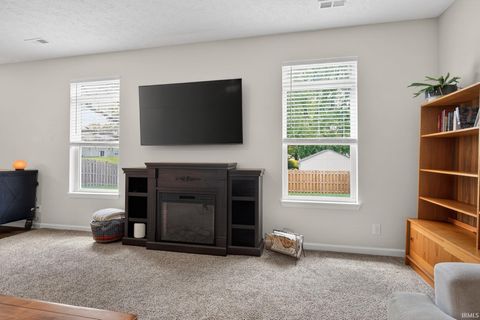 Tiny photo for 140 Wadsworth Court, Lafayette, IN 47905 (MLS # 202621062)
