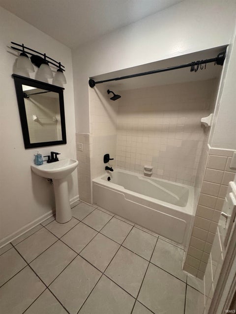Tiny photo for 1302 N Briar Road, Muncie, IN 47304 (MLS # 202643590)