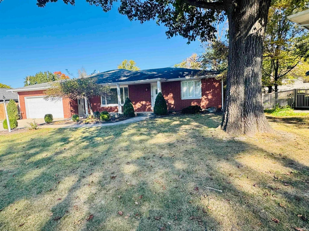 Photo of 1302 N Briar Road, Muncie, IN 47304 (MLS # 202643590)