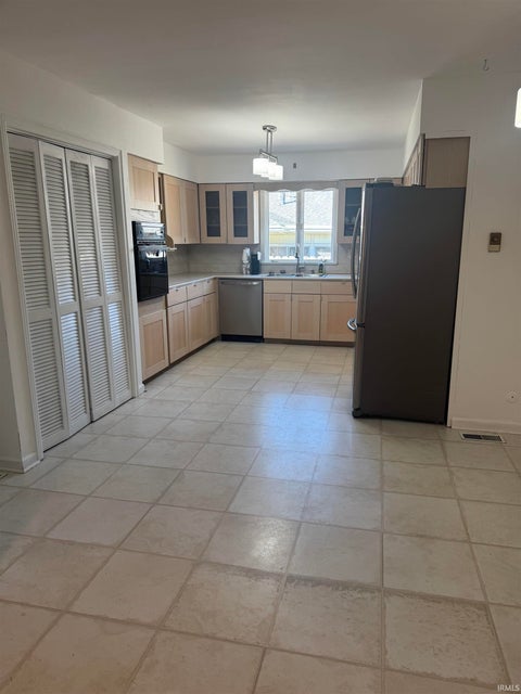 Tiny photo for 1302 N Briar Road, Muncie, IN 47304 (MLS # 202643590)