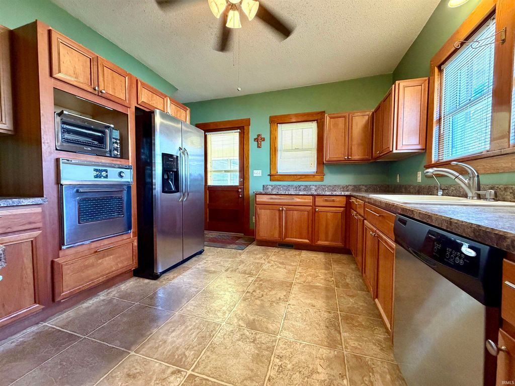 Photo of 214 N Chestnut Street, Huntingburg, IN 47542 (MLS # 202602381)