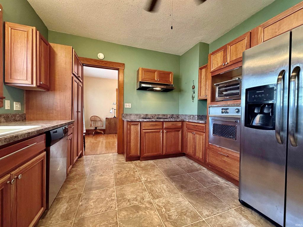 Photo of 214 N Chestnut Street, Huntingburg, IN 47542 (MLS # 202602381)