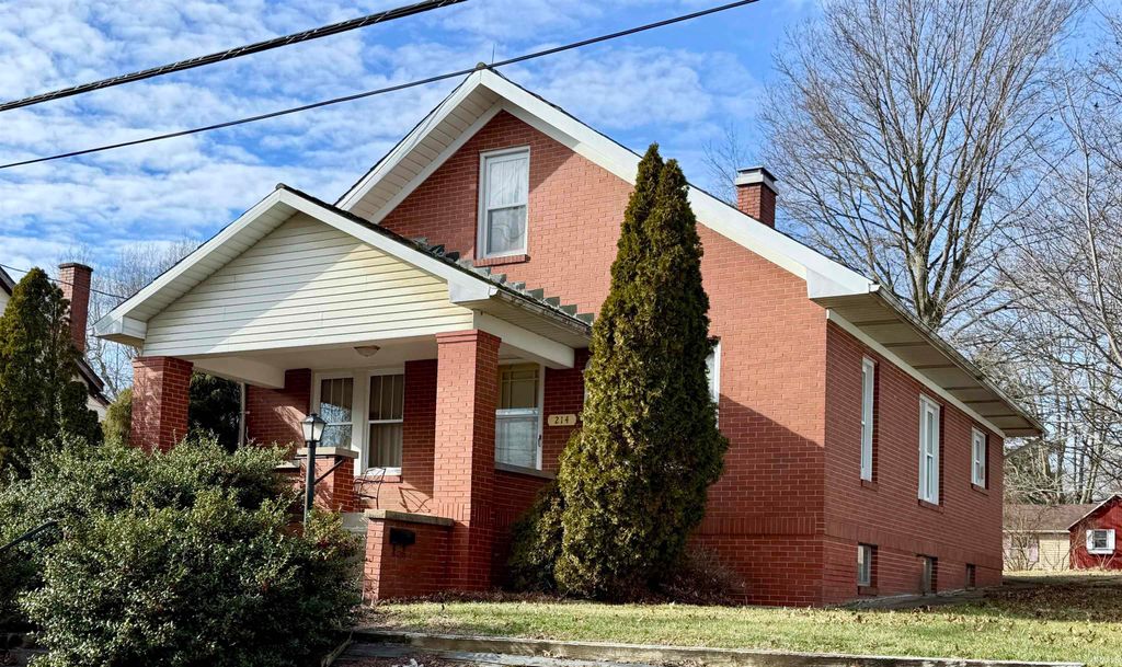 Photo of 214 N Chestnut Street, Huntingburg, IN 47542 (MLS # 202602381)