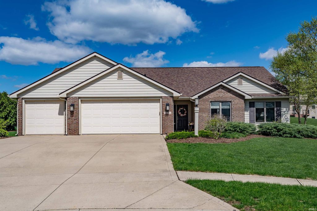 Photo of 8735 Kilikenny Cove, Fort Wayne, IN 46835 (MLS # 202614226)