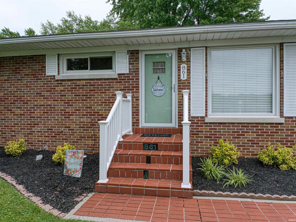 Photo of 861 N Helfrich Avenue, Evansville, IN 47720 (MLS # 202619560)