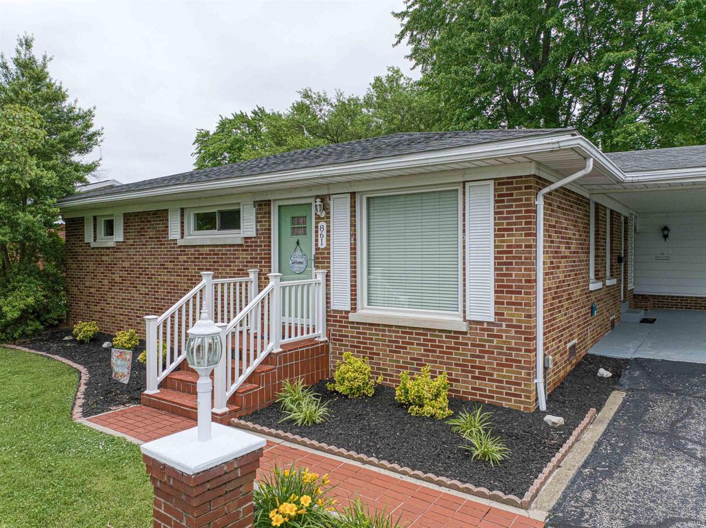 Photo of 861 N Helfrich Avenue, Evansville, IN 47720 (MLS # 202619560)