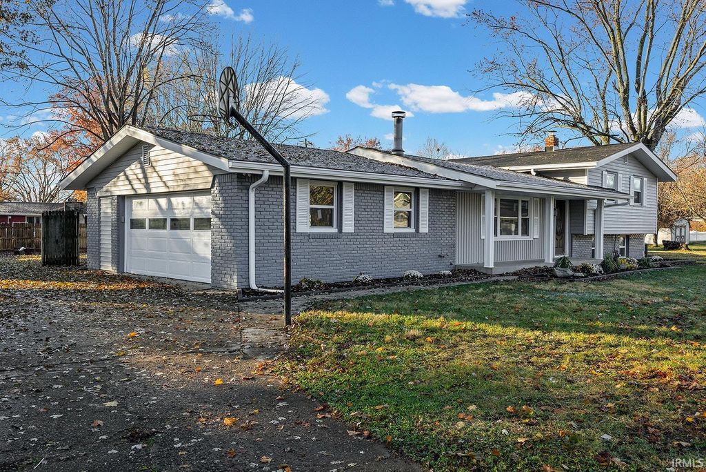 Photo of 1406 Meadowbrook Court, Lafayette, IN 47905 (MLS # 202600952)