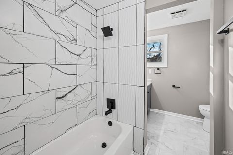 Tiny photo for 1406 Meadowbrook Court, Lafayette, IN 47905 (MLS # 202600952)