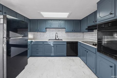 Tiny photo for 1406 Meadowbrook Court, Lafayette, IN 47905 (MLS # 202600952)