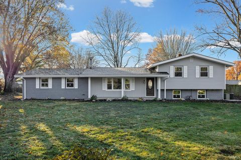 Photo of 1406 Meadowbrook Court, Lafayette, IN 47905 (MLS # 202600952)