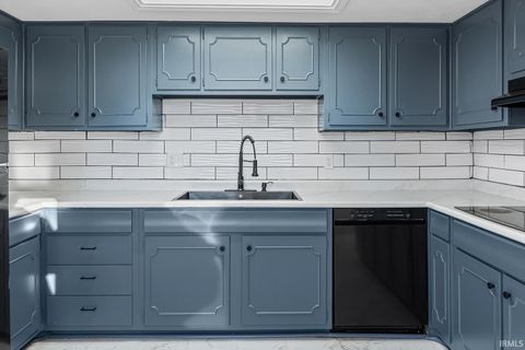 Tiny photo for 1406 Meadowbrook Court, Lafayette, IN 47905 (MLS # 202600952)