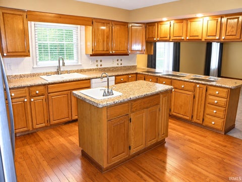 Tiny photo for 679 E Indiana Avenue, Spencer, IN 47460 (MLS # 202639549)