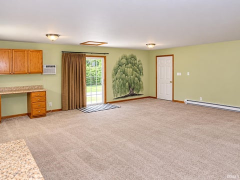 Tiny photo for 679 E Indiana Avenue, Spencer, IN 47460 (MLS # 202639549)