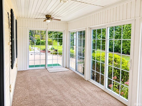 Tiny photo for 679 E Indiana Avenue, Spencer, IN 47460 (MLS # 202639549)