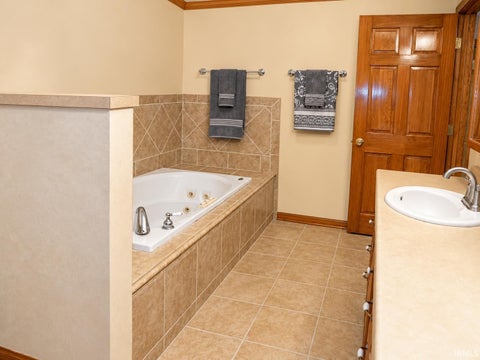 Tiny photo for 679 E Indiana Avenue, Spencer, IN 47460 (MLS # 202639549)