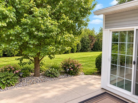 Tiny photo for 679 E Indiana Avenue, Spencer, IN 47460 (MLS # 202639549)