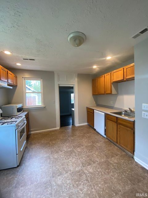 Tiny photo for 723 S 5th Street, Lafayette, IN 47905 (MLS # 202549225)