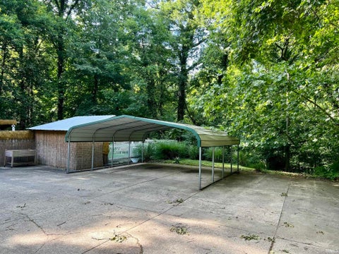 Tiny photo for 2321 Mount Auburn Road, Evansville, IN 47720 (MLS # 202624372)