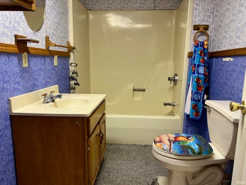 Tiny photo for 2321 Mount Auburn Road, Evansville, IN 47720 (MLS # 202624372)
