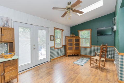 Tiny photo for 2321 Mount Auburn Road, Evansville, IN 47720 (MLS # 202624372)