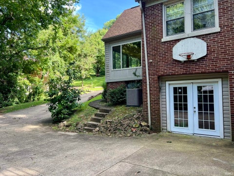 Tiny photo for 2321 Mount Auburn Road, Evansville, IN 47720 (MLS # 202624372)