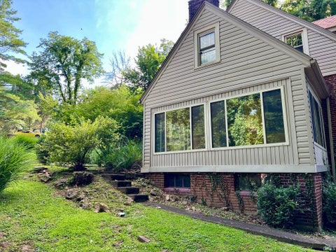 Tiny photo for 2321 Mount Auburn Road, Evansville, IN 47720 (MLS # 202624372)